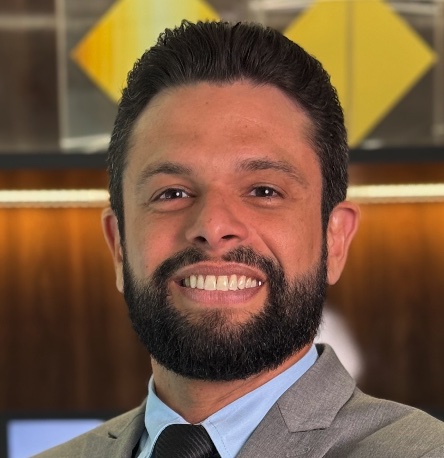 Dr. Julio Parente